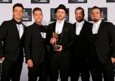 Justin Timberlake Performs & Receives Video Vanguard Award